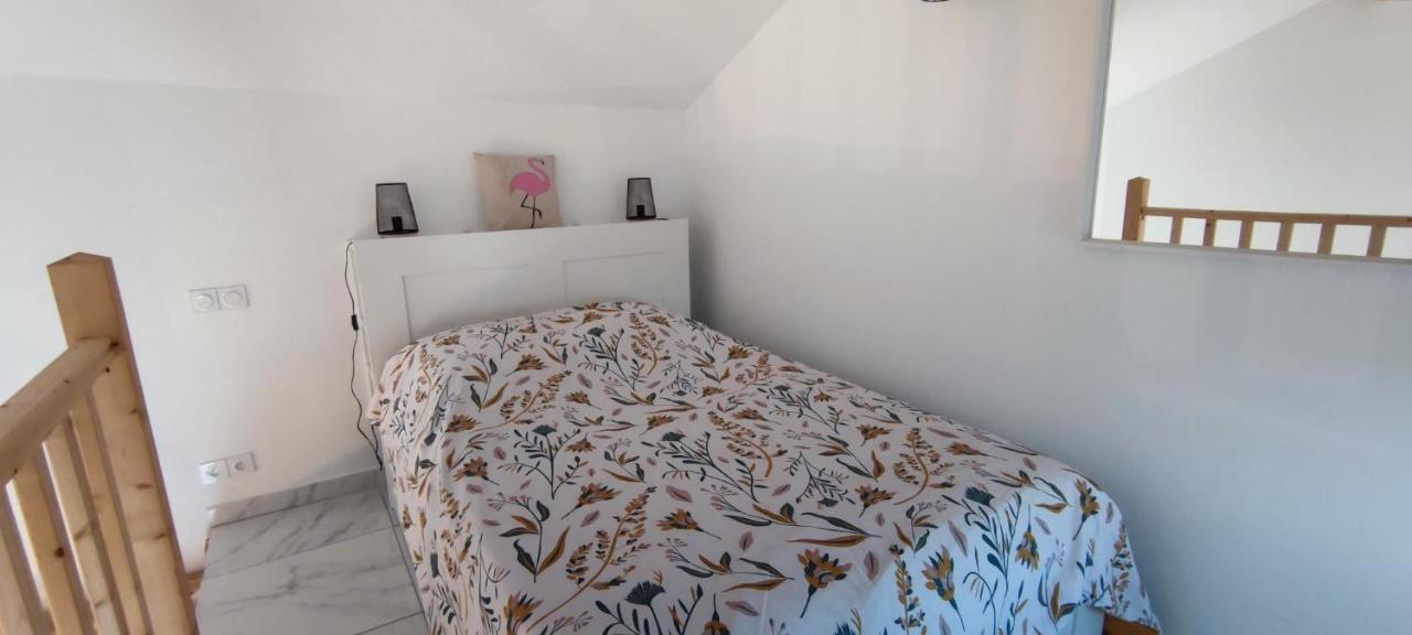 Appartement Au Coeur Des Rizieres Salin de Giraud Bagian luar foto