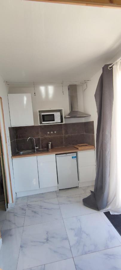 Appartement Au Coeur Des Rizieres Salin de Giraud Bagian luar foto