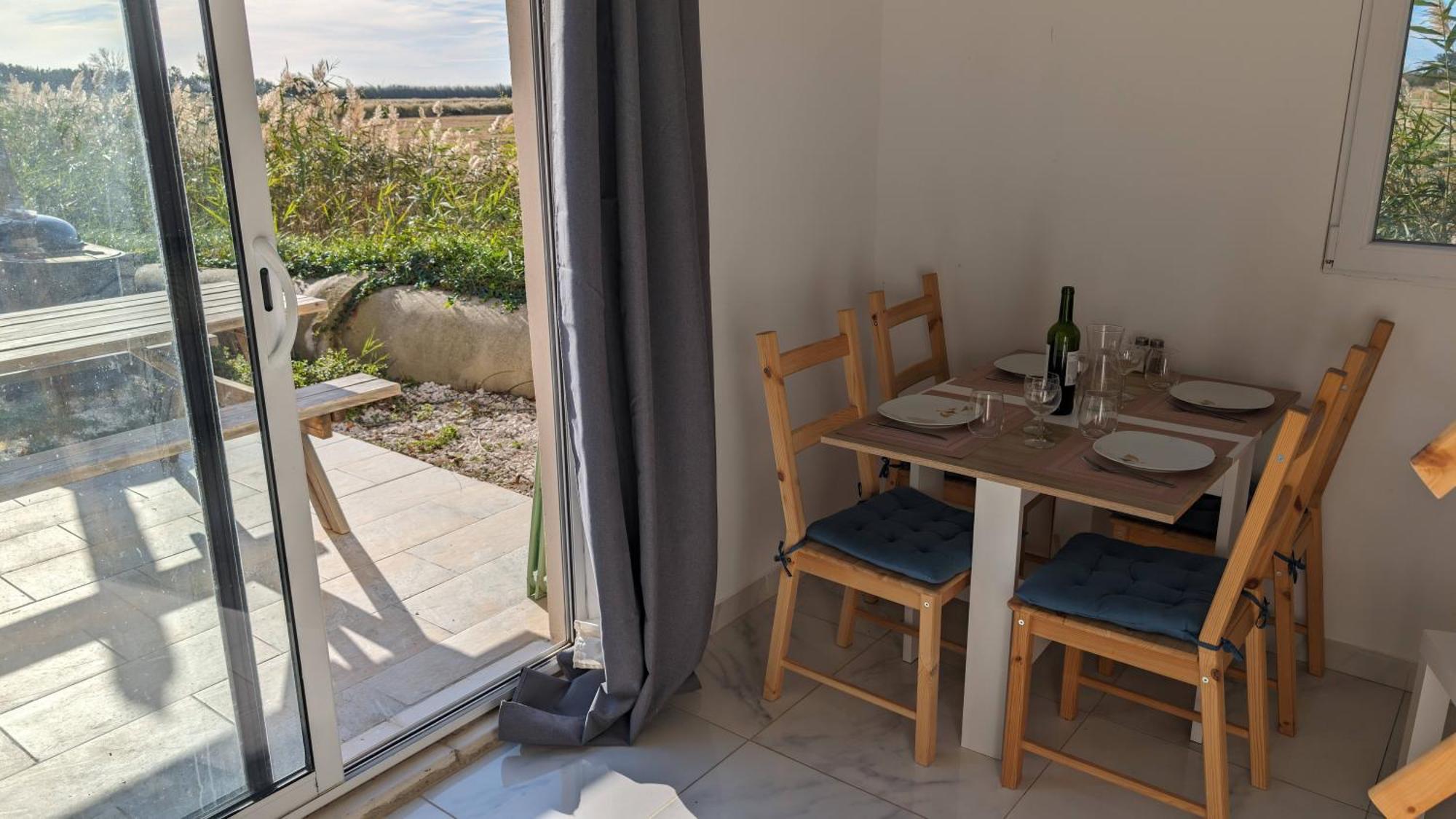 Appartement Au Coeur Des Rizieres Salin de Giraud Bagian luar foto